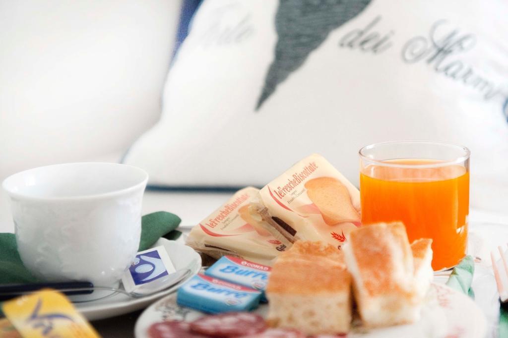 A Due Passi Bed & Breakfast ฟอร์เต เดย์ มาร์มี ภายนอก รูปภาพ