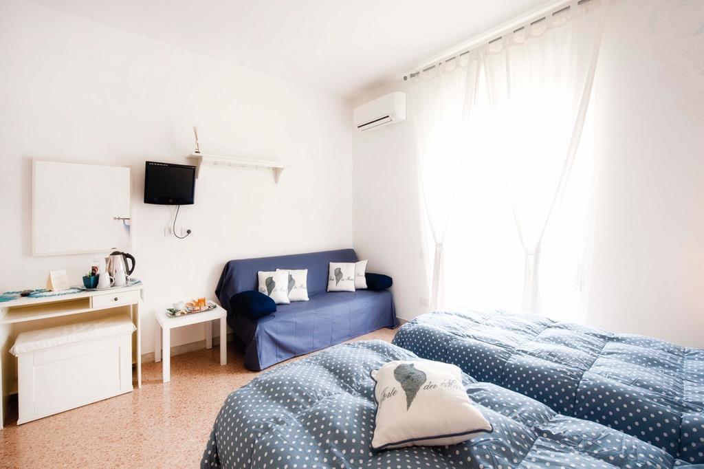 A Due Passi Bed & Breakfast ฟอร์เต เดย์ มาร์มี ภายนอก รูปภาพ